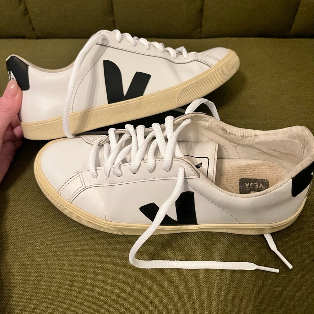 Women’s Veja sneakers size 7